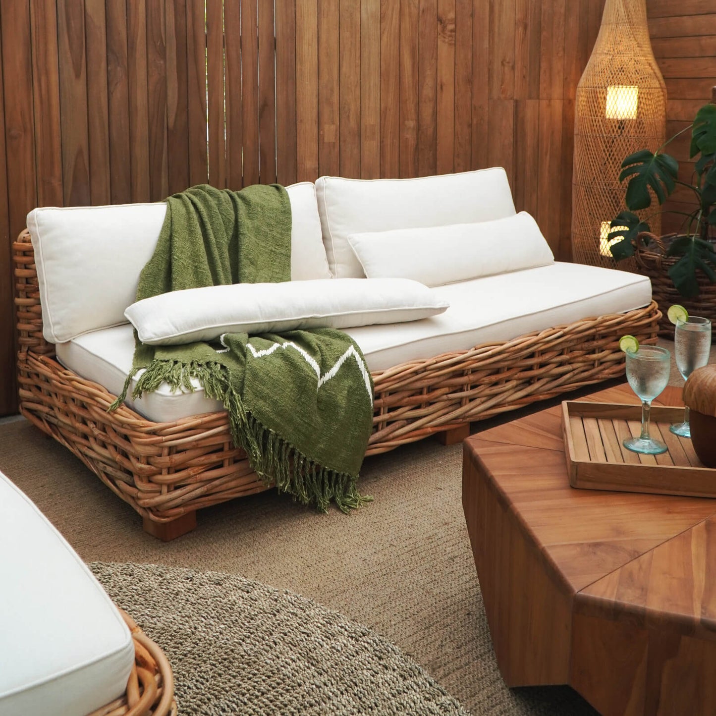 Saint Germany Living Set Of Four With White Cushon Set