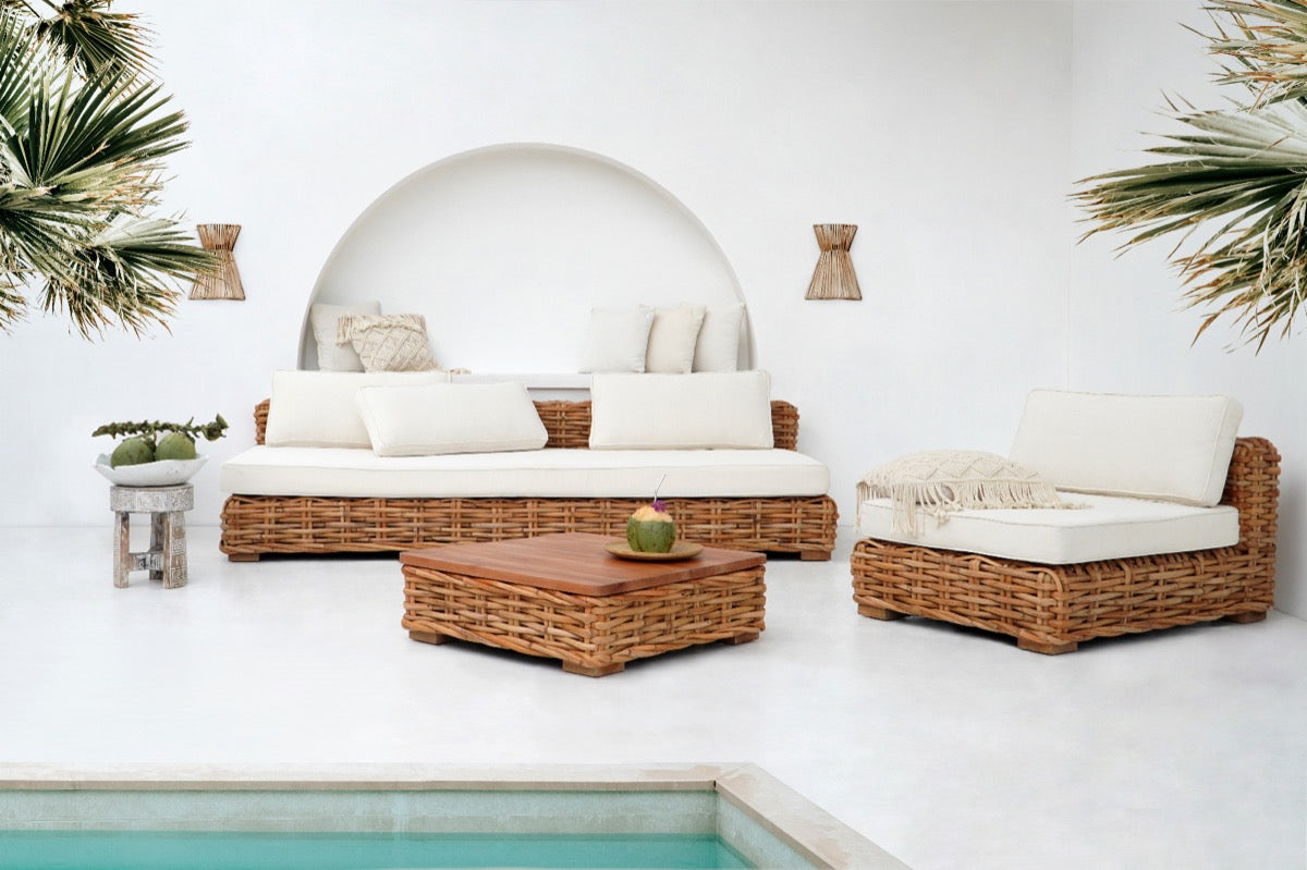 Oceane Living Set Of Three With White Cushion Set