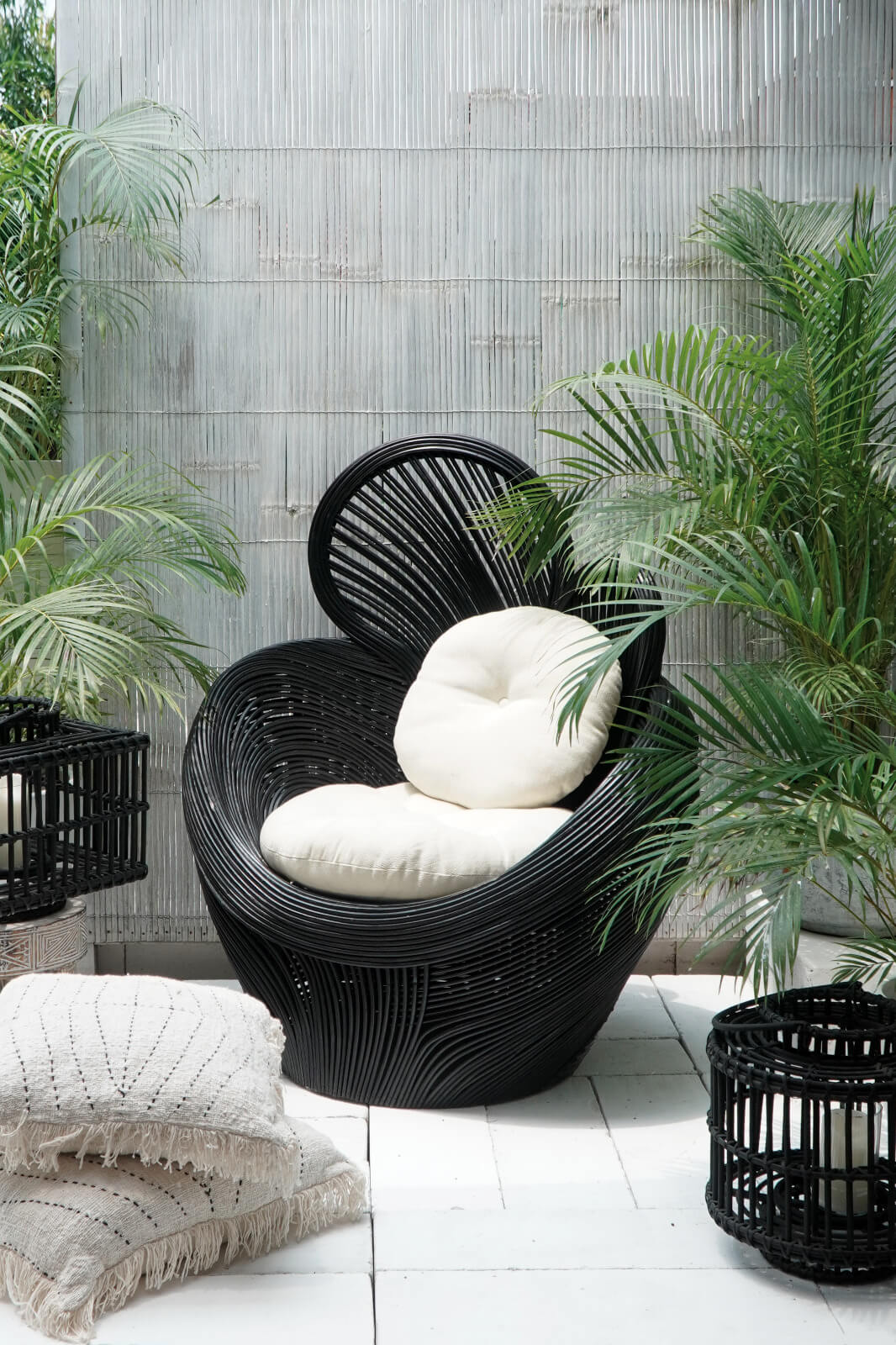 Tulipan Chair With White Cushion Set – Set of 2