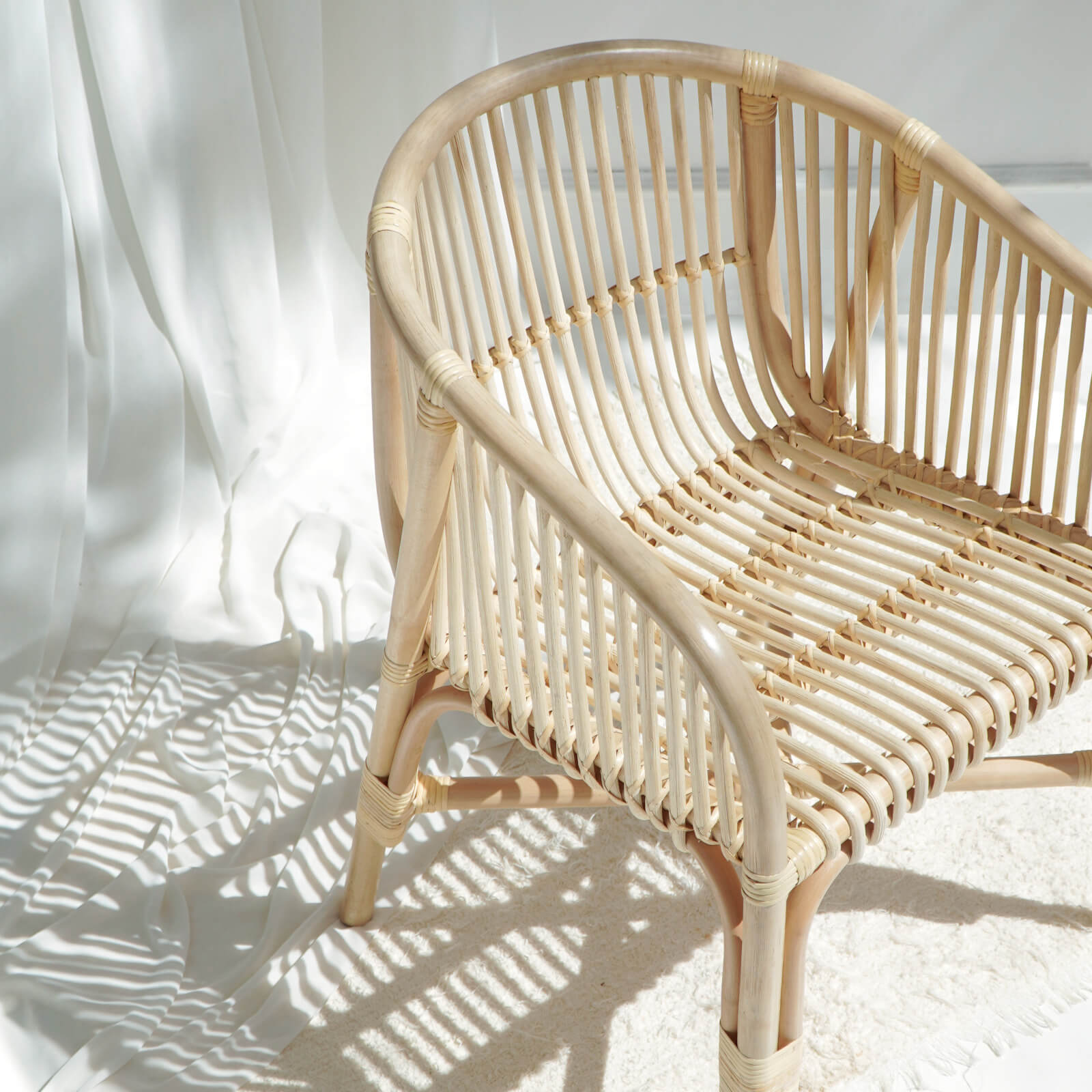 Bali Furniture – Dayana Armchair With White Seat Cushion