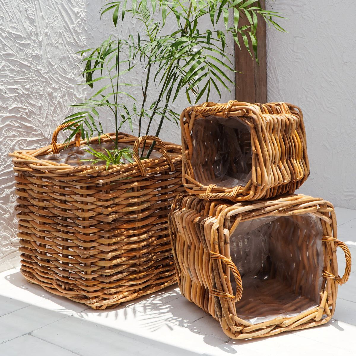 Leather basket Saint Tropez – boho decor handcrafted in Bali by BaliSouk