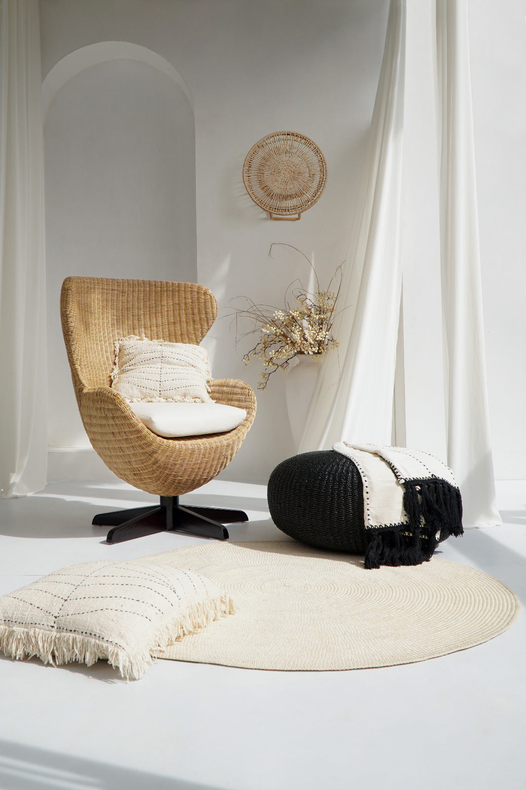 Jaseem Chair Including White Seat Cushion