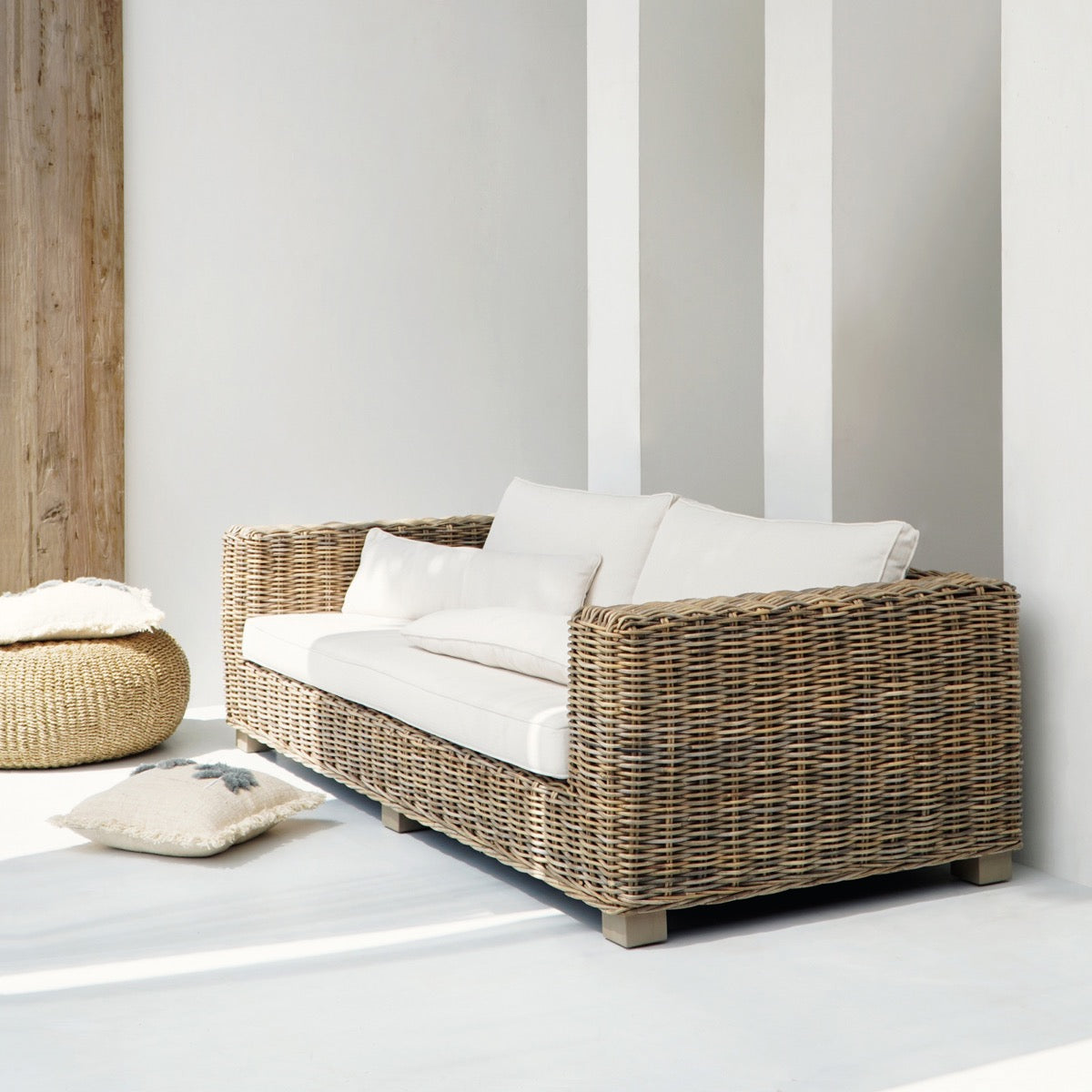 Saint Mertinez Set Of Four With Cushion Set