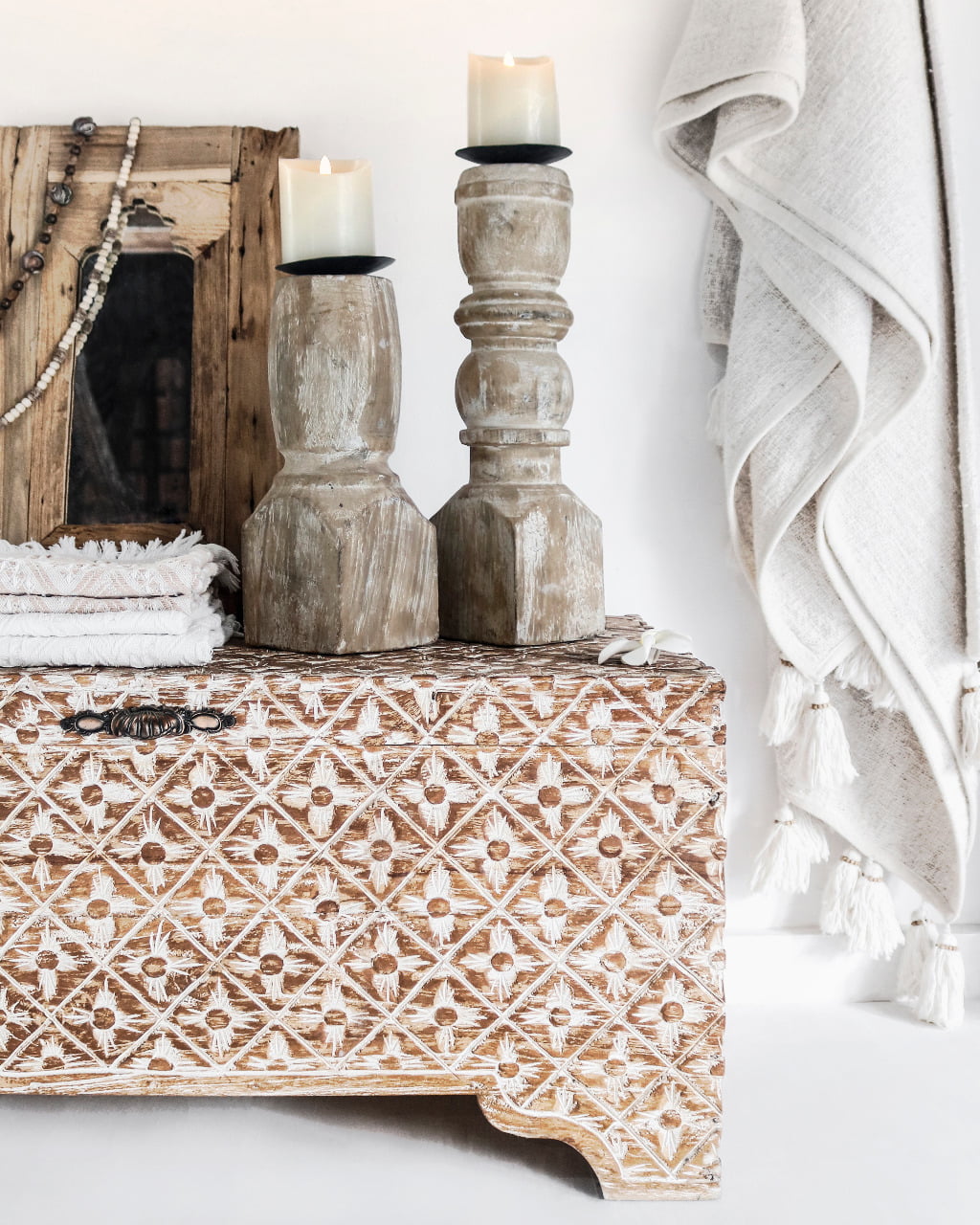 Suar wood candle holder Devgan – boho decor handcrafted in Bali by BaliSouk