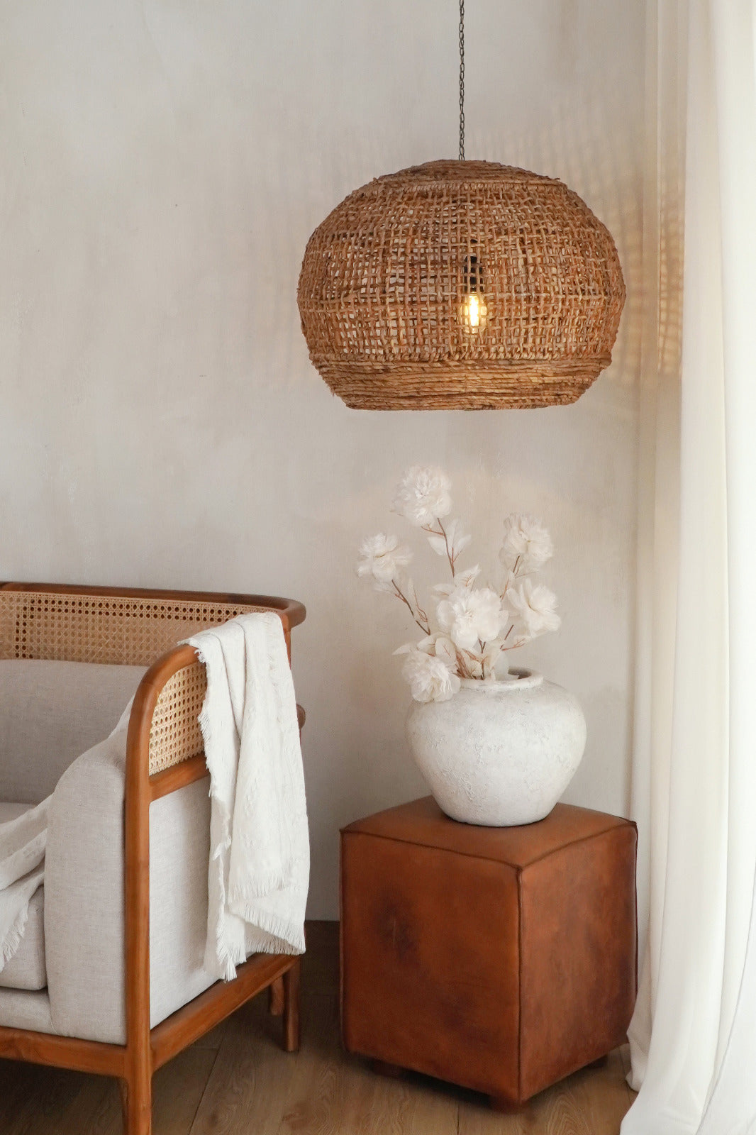 The Gamal pendant lamp – natural materials, boho decor handmade in Bali