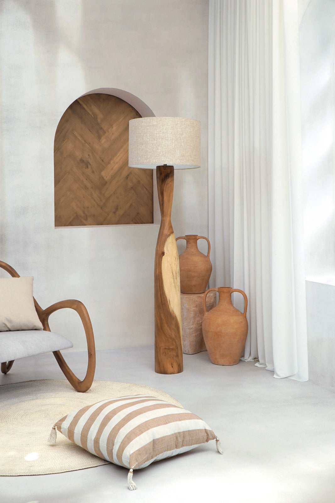Teak floor lamp – Prabha Standing – boho decor handmade in Bali by BaliSouk