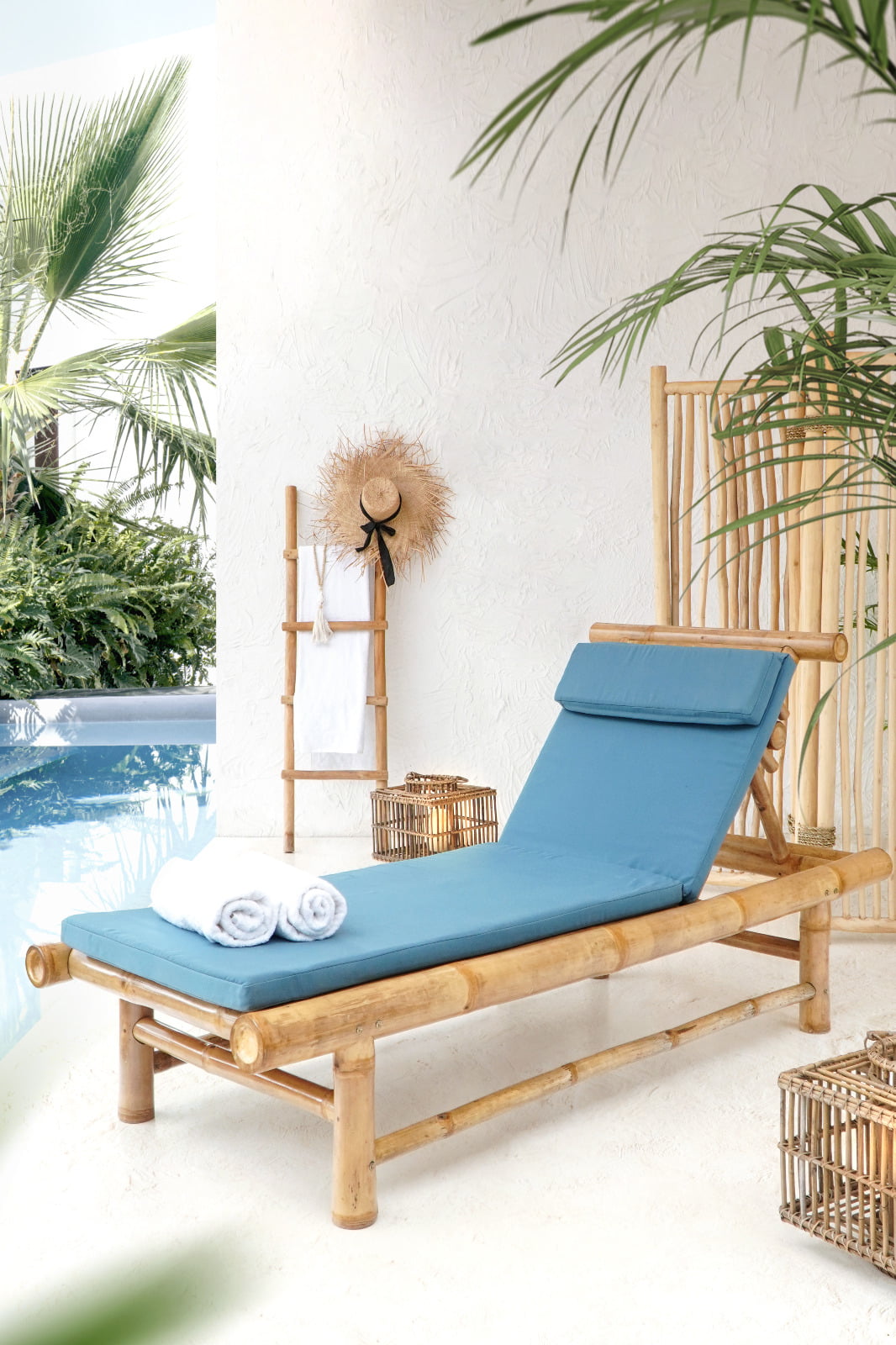 Tomini Sun Loungers With Blue