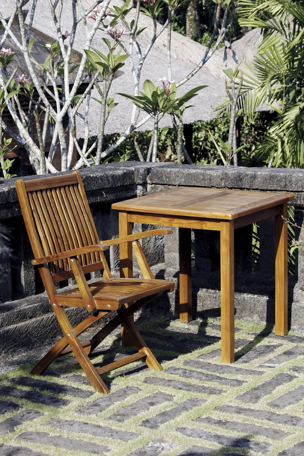 The Kudos table – natural materials, boho furniture handmade in Bali