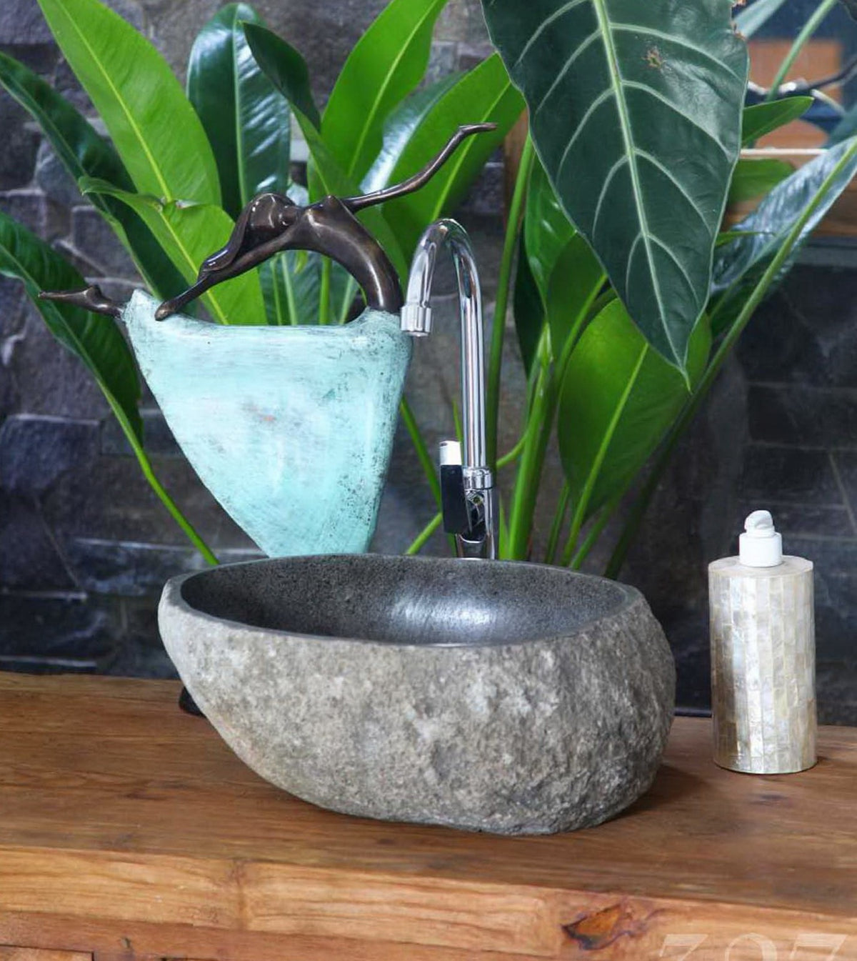 Stone Sink washbasin in natural materials – handmade boho furniture from Bali
