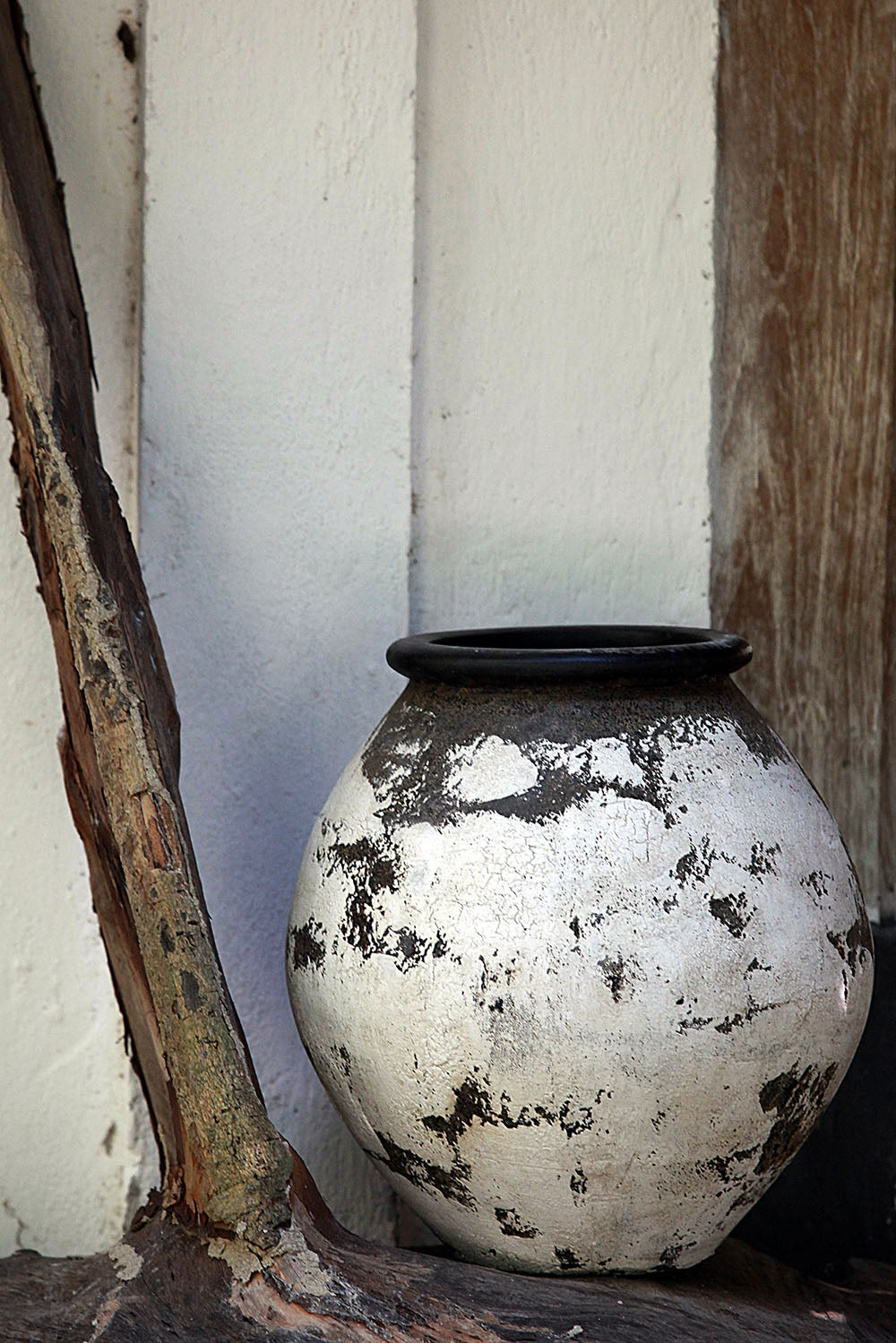 Kalifia Pot Antique White Black
