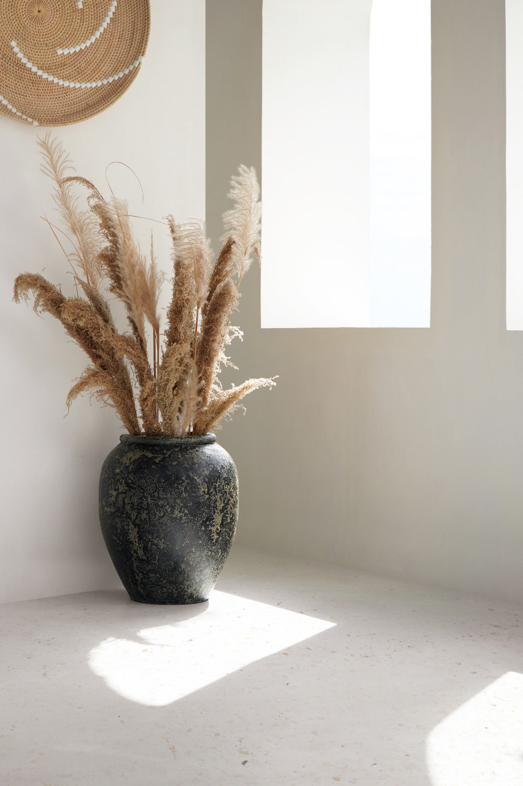 Bali Furniture – Sparta Round Neck Round Vase Deco - Small – Sparta Round Neck Round Vase Deco - Smal