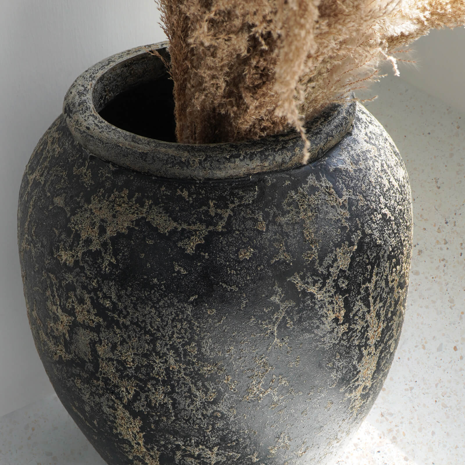 Bali Furniture – Sparta Round Neck Round Vase Deco - Small