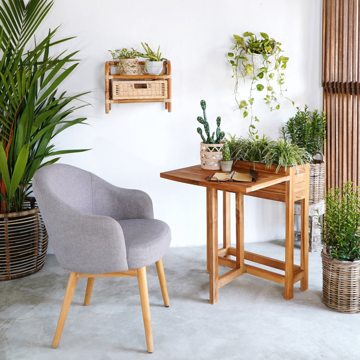 Corina table in natural materials – handmade boho furniture from Bali