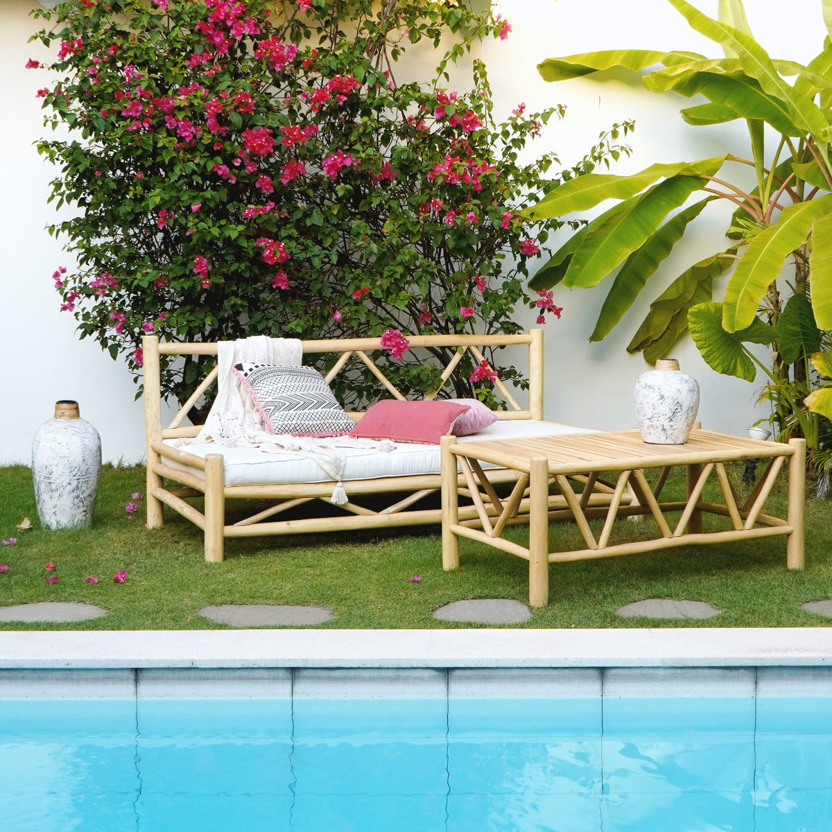 The Maluku coffee table – natural materials, boho furniture handmade in Bali