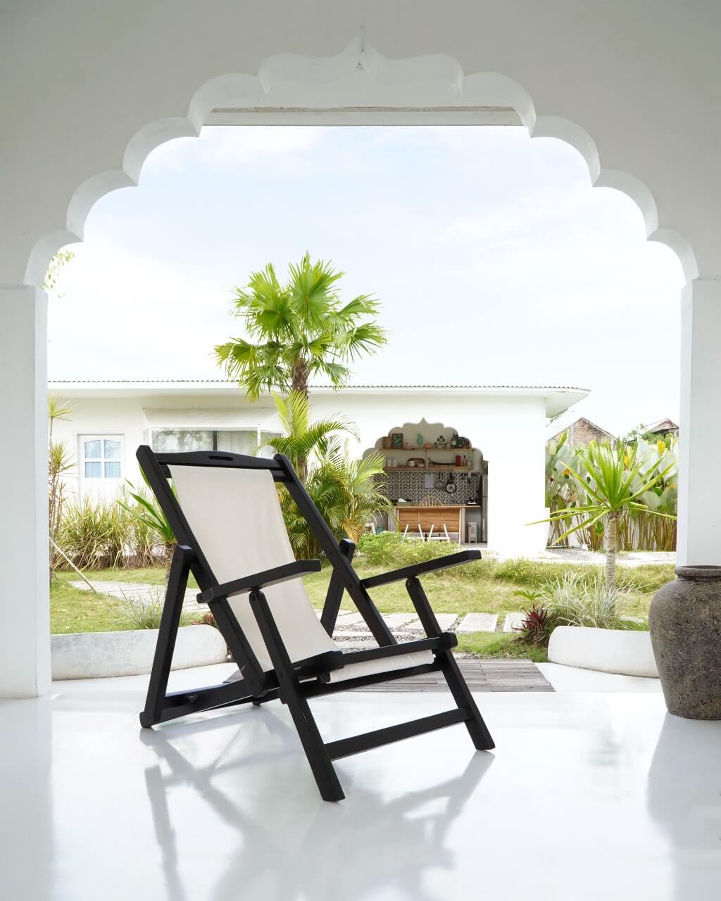 Gianyar Folding Chair With Square Arm