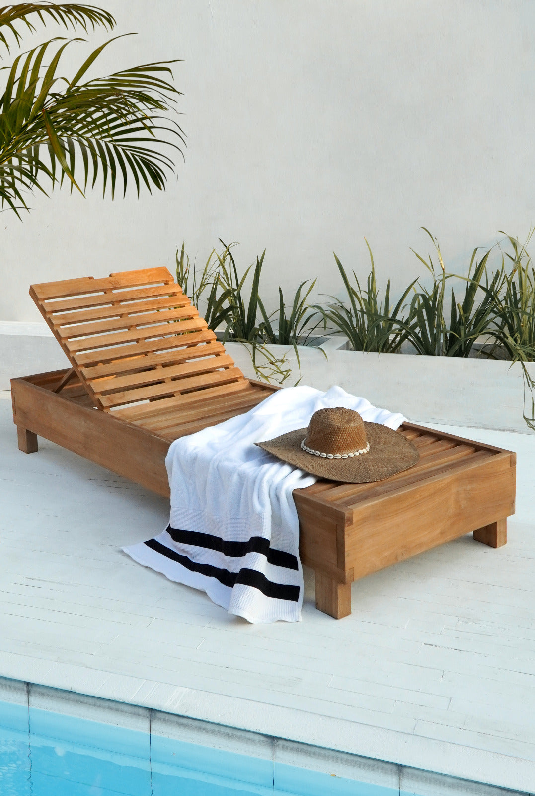 The Dubai sun lounger – natural materials, boho furniture handmade in Bali