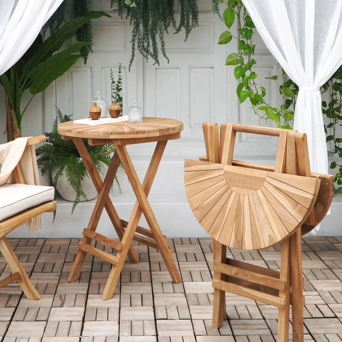 Inate Folding Table