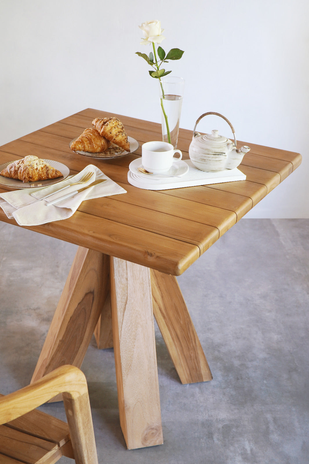 Teak table – Lisboa, natural natural materials in boho style