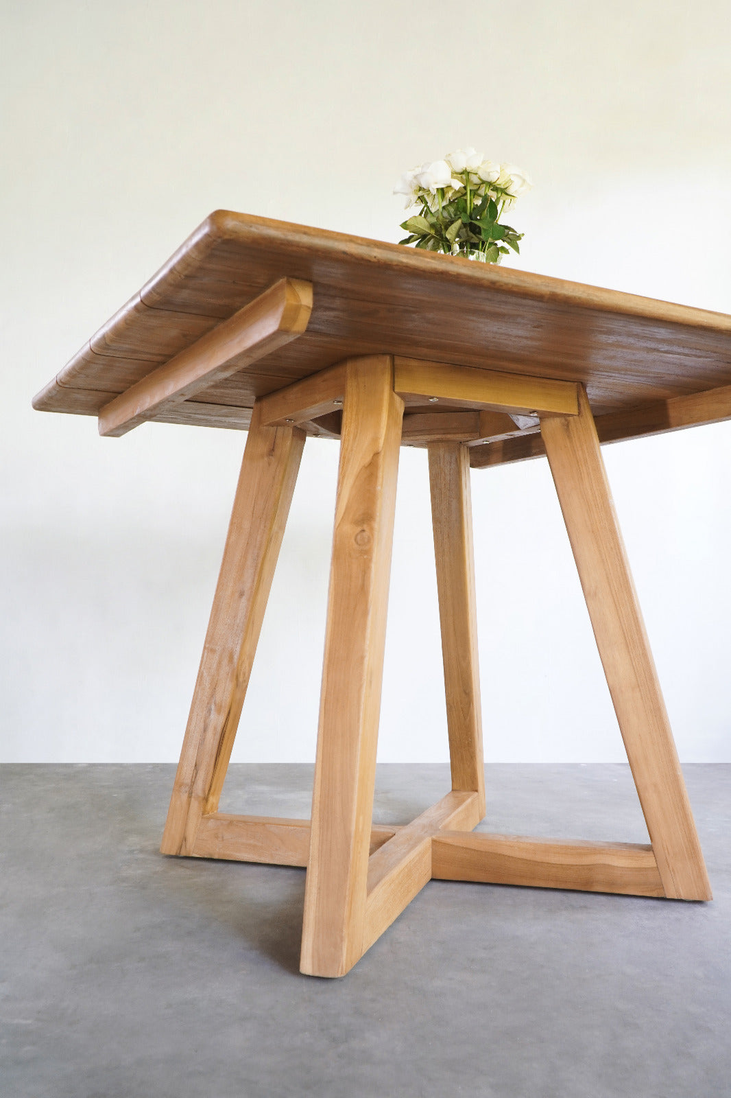 Teak table Lisboa – boho furniture, handwoven and handmade in Bali