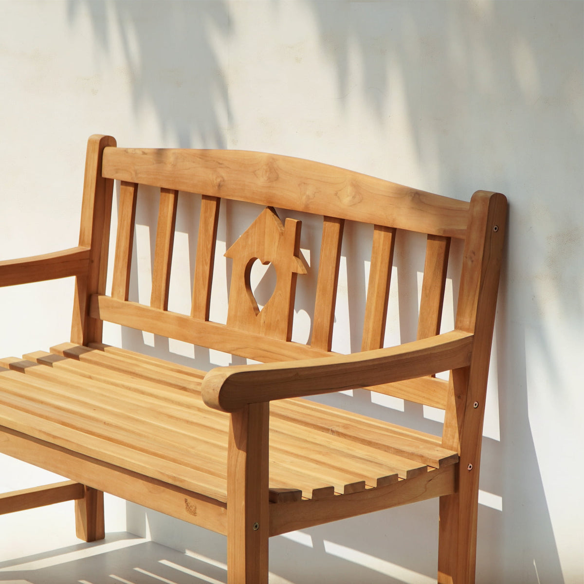 Haus Mit Herz bench, boho furniture handmade by Balinese artisans
