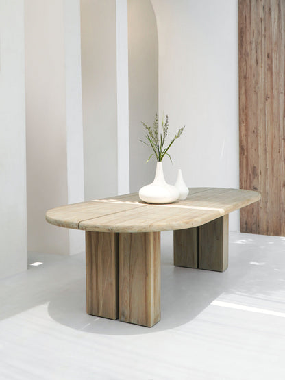 Lionel Oval Dining Table With Gap