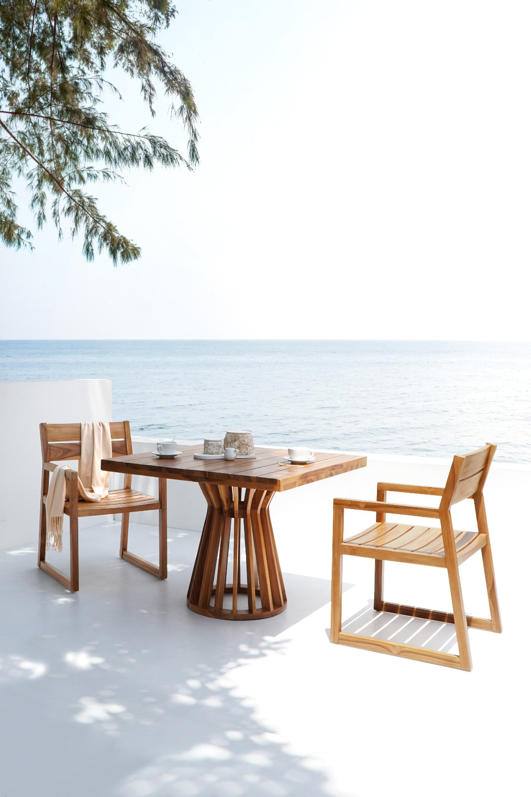The Matira table – natural materials, boho furniture handmade in Bali