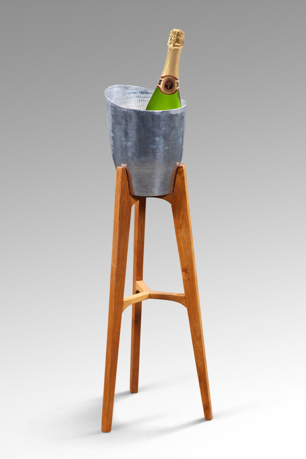 The Ypatia Wine pot – natural materials, boho decor handmade in Bali