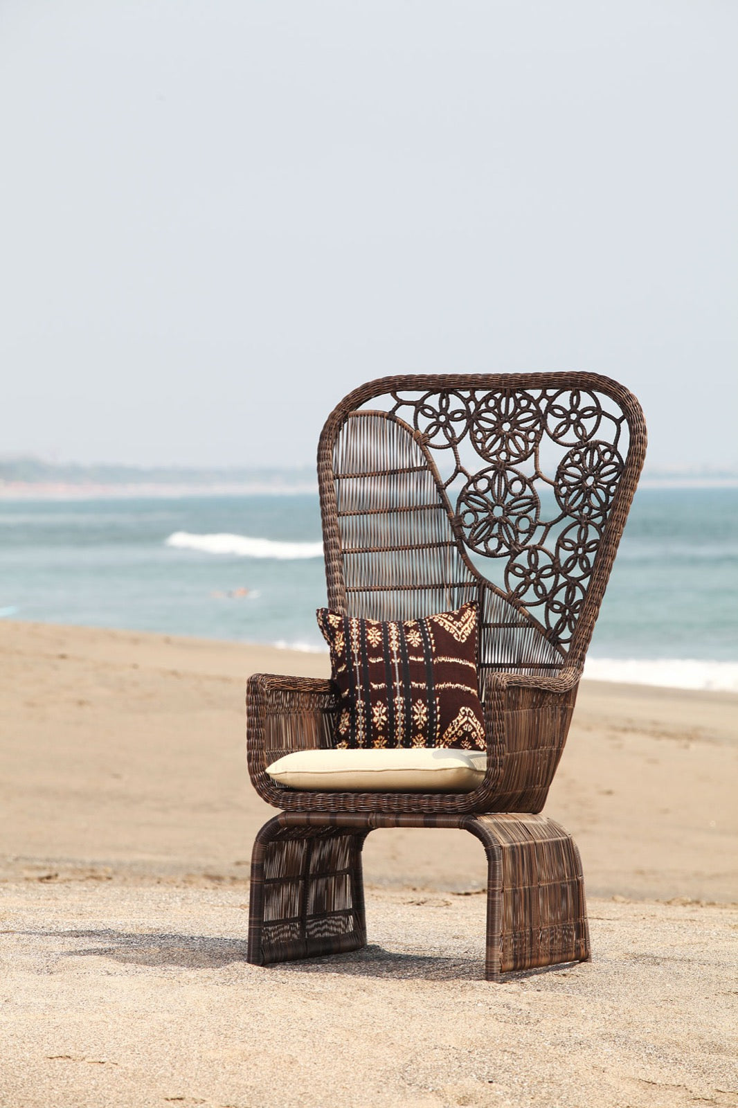 Queen Arm armchair in natural materials – handmade boho furniture from Bali