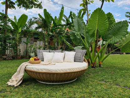 Synthetic rattan daybed – Klomp – boho furniture handmade in Bali by BaliSouk