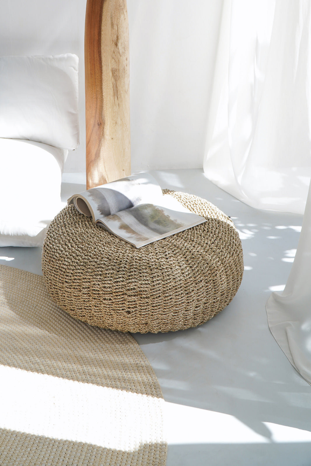 Seagrass stool Tulum – boho furniture, handwoven and handmade in Bali