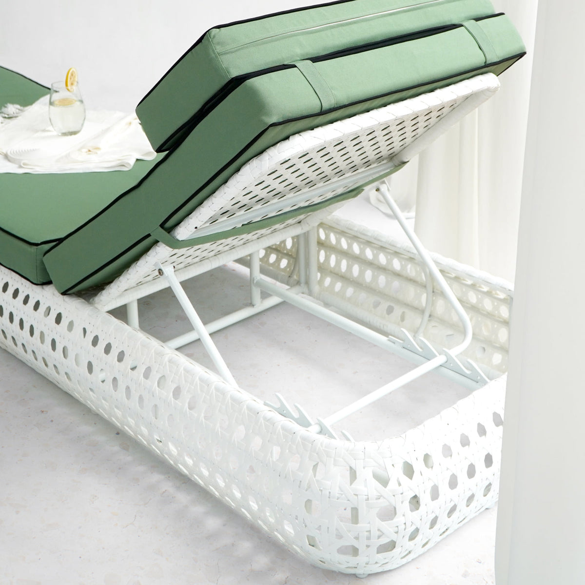 Synthetic rattan sun lounger Neo Votsalo – boho furniture, handwoven and handmade in Bali